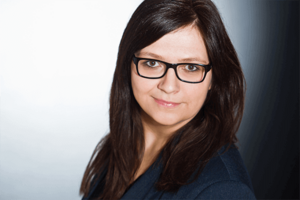 Ein Portrait von Rechtanwältin Dina Richter
