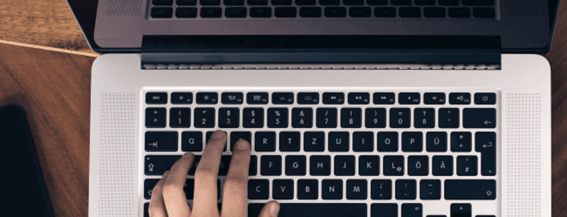 Was ist beim Wechsel des IT-Dienstleisters zu beachten? Dunkler Monitor IT-Dienstleisterwechsel