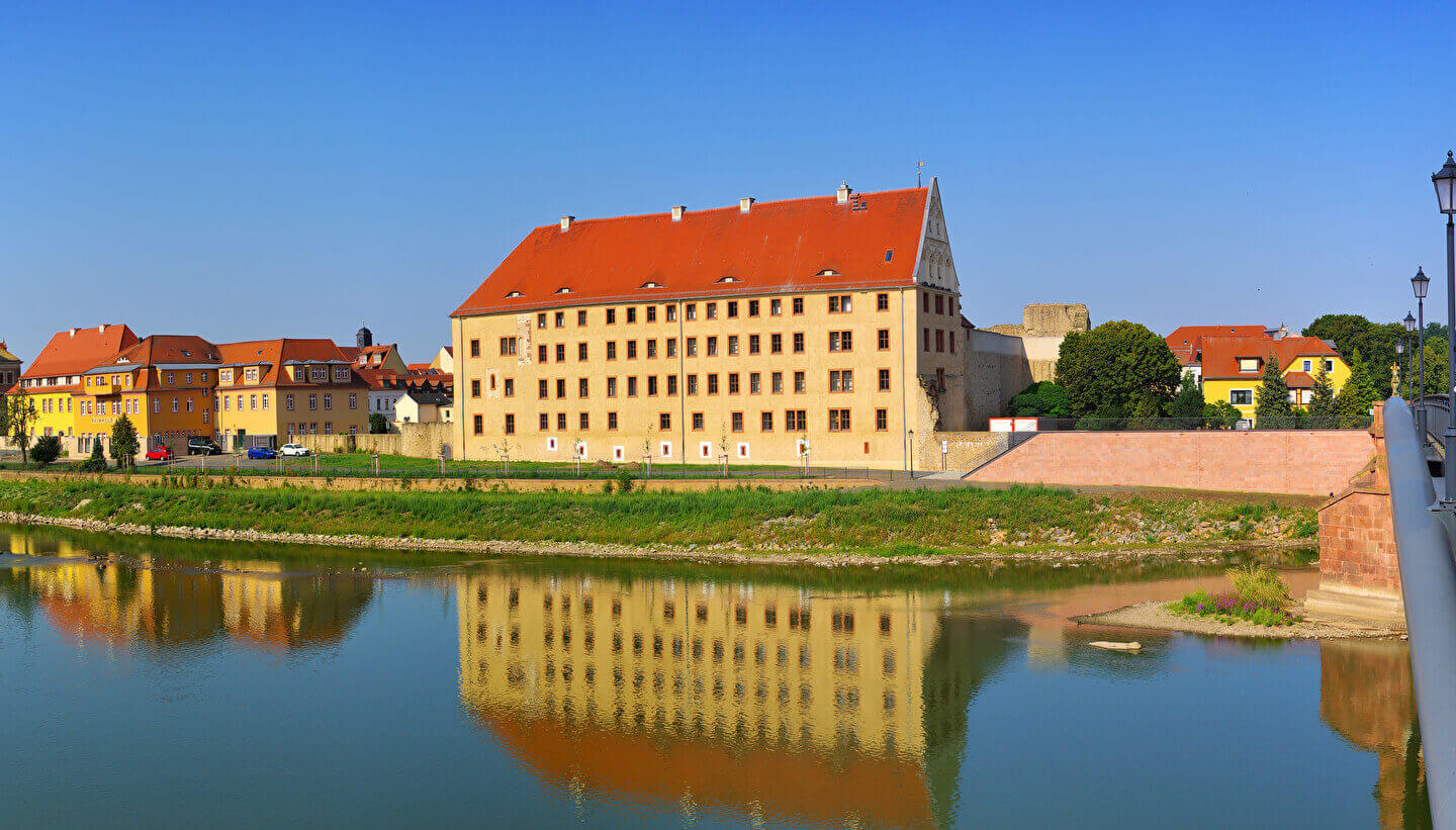 Schloss Grimma am Ufer der Mulde