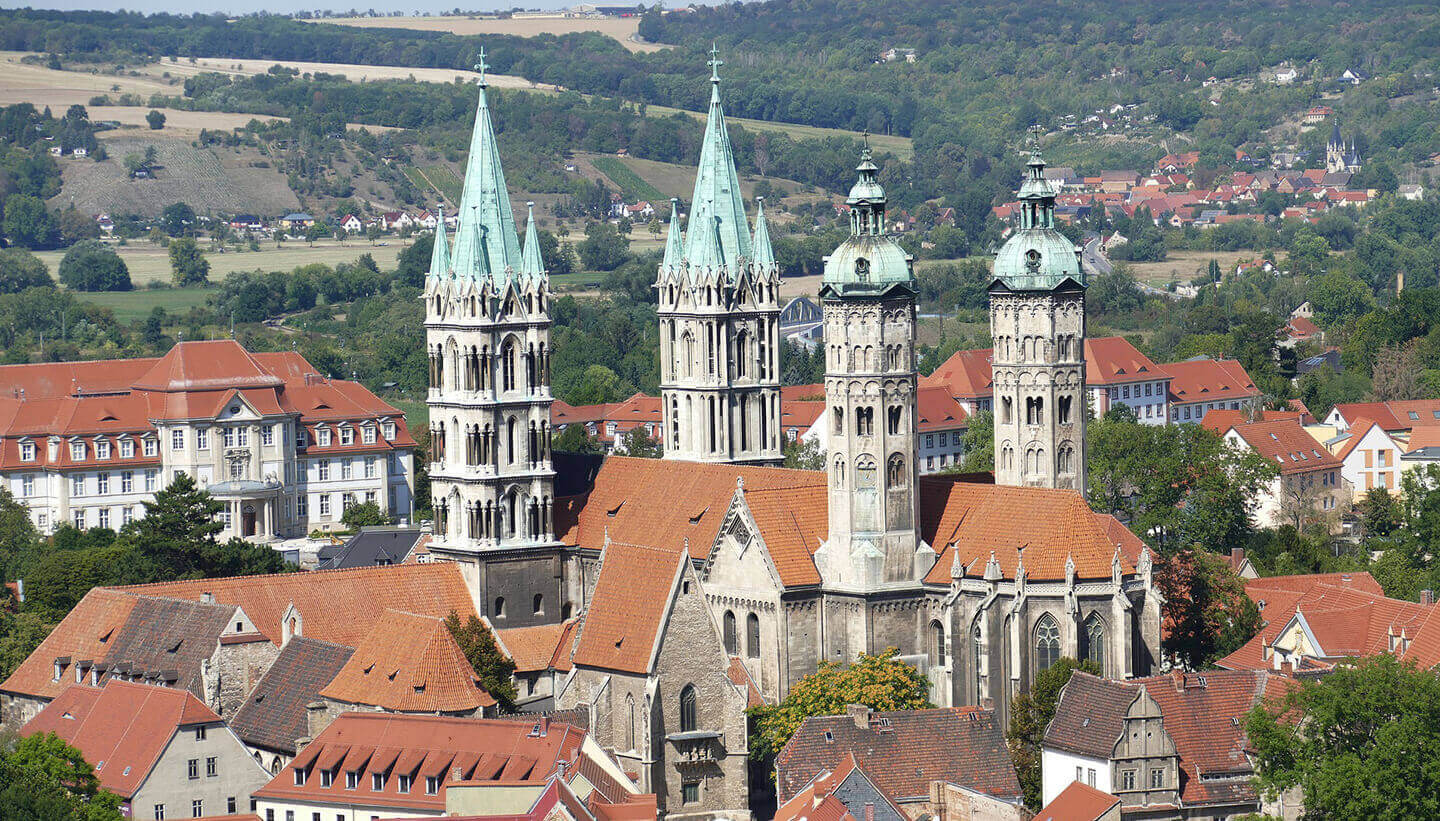 Naumburger Dom über den Dächern der Altstadt