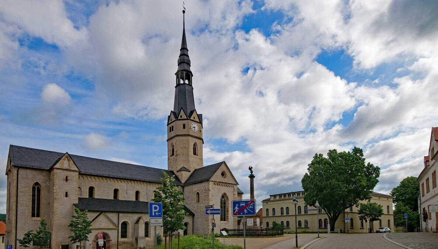 Historische Kirche in der Altstadt von Sangerhausen
